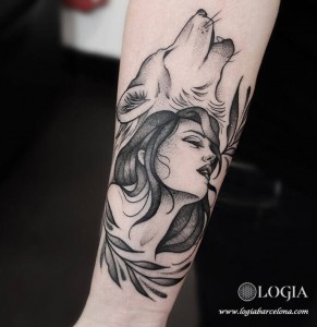 tatuaje-brazo-lobo-mujer-logiabarcelona-beve (1) 